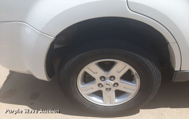 image for item NU9804 2008 Ford Escape Hybrid SUV