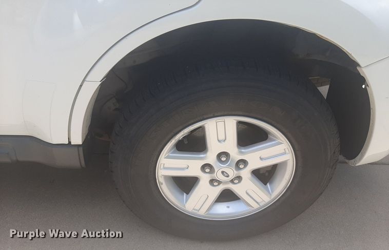 image for item NU9804 2008 Ford Escape Hybrid SUV