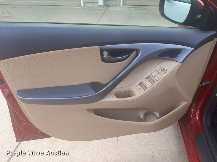 image for item NU9806 2013 Hyundai Elantra  