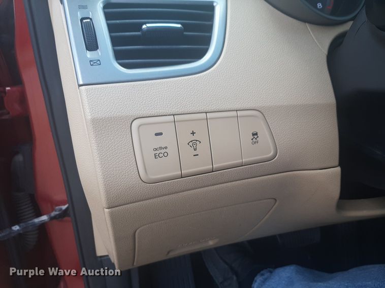 image for item NU9806 2013 Hyundai Elantra  