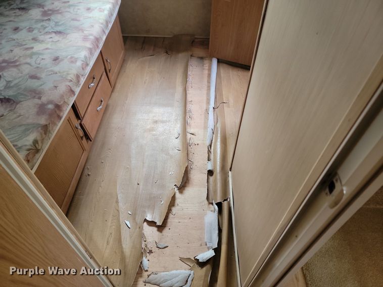 image for item NZ9823 2008 K-Z Durango  camper