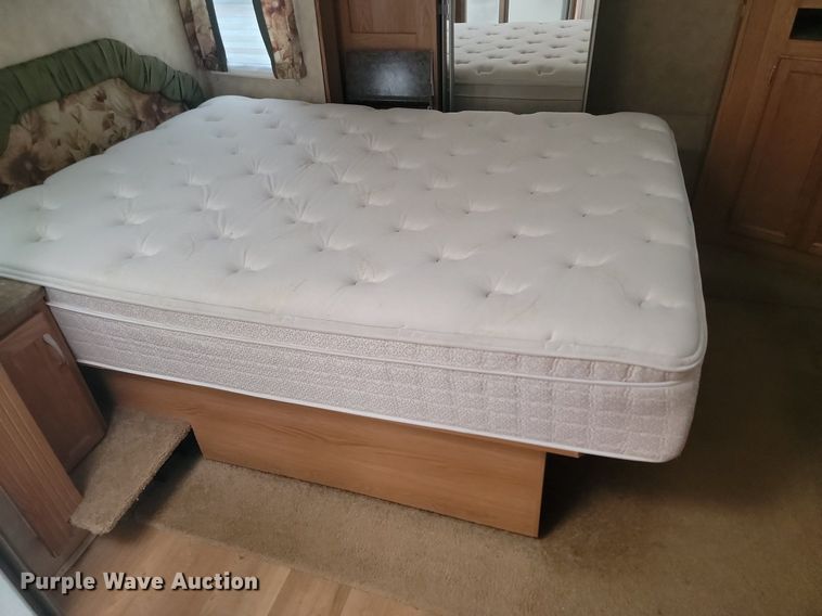 image for item NZ9823 2008 K-Z Durango  camper