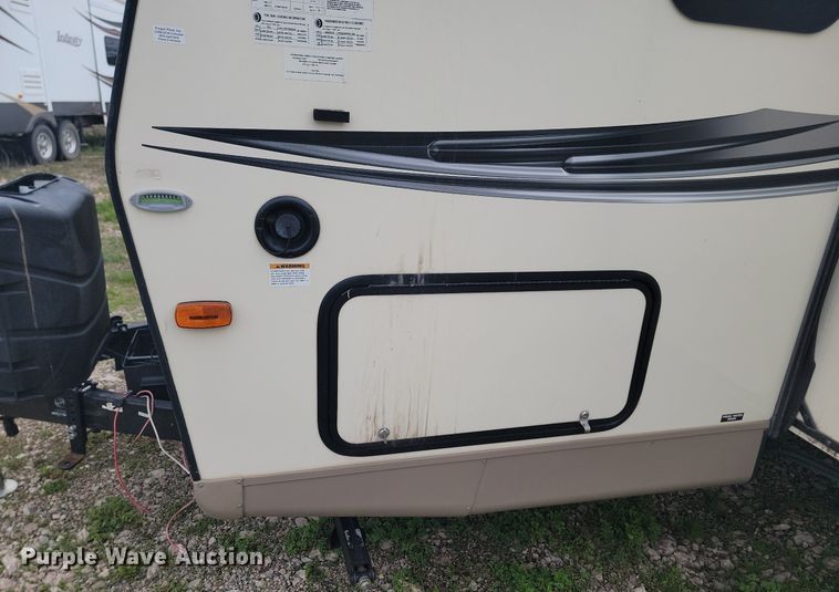 image for item NZ9825 2015 Forest River Rockwood Mini Lite camper