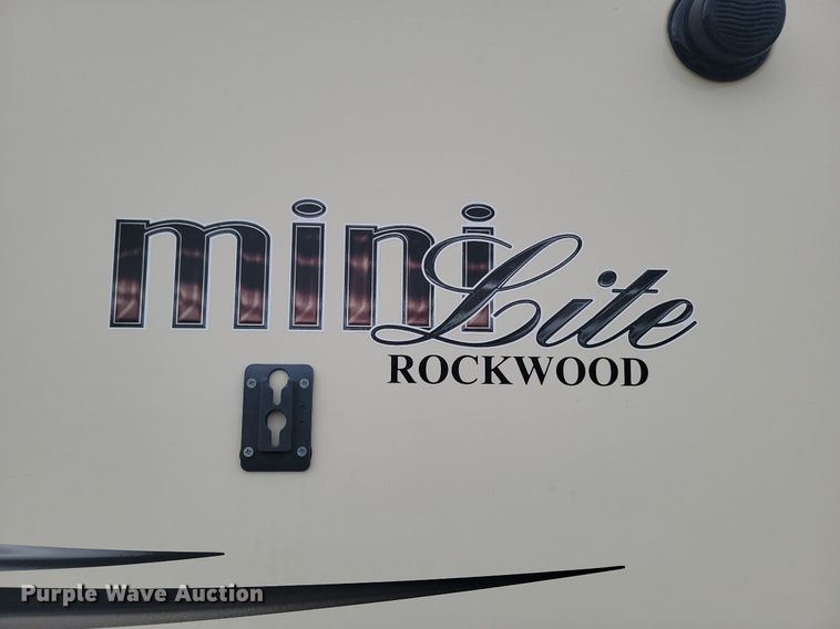 image for item NZ9825 2015 Forest River Rockwood Mini Lite camper