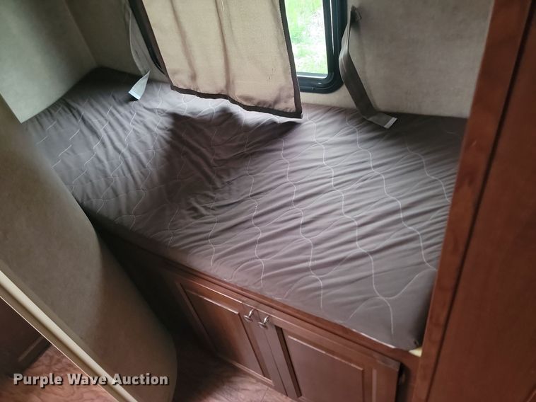 image for item NZ9825 2015 Forest River Rockwood Mini Lite camper