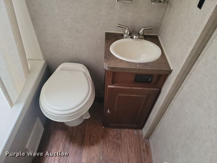 image for item NZ9825 2015 Forest River Rockwood Mini Lite camper