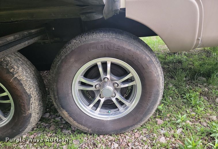 image for item NZ9825 2015 Forest River Rockwood Mini Lite camper