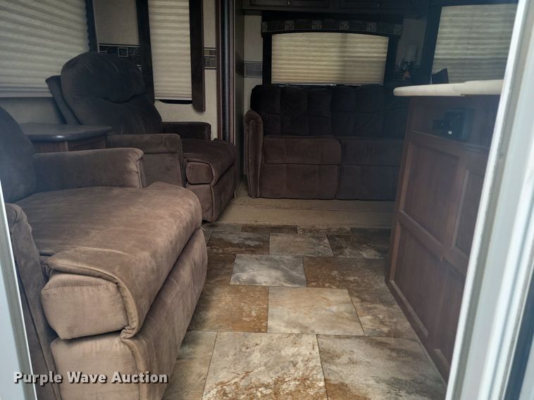 image for item NZ9830 2014 Jayco White Hawk Ultra Lite Summit Edition  camper