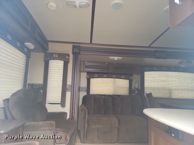 image for item NZ9830 2014 Jayco White Hawk Ultra Lite Summit Edition  camper