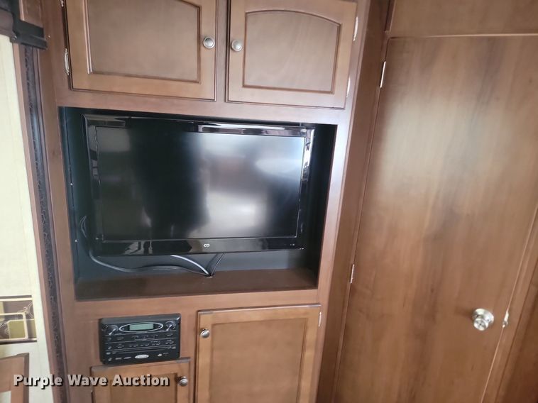 image for item NZ9830 2014 Jayco White Hawk Ultra Lite Summit Edition  camper