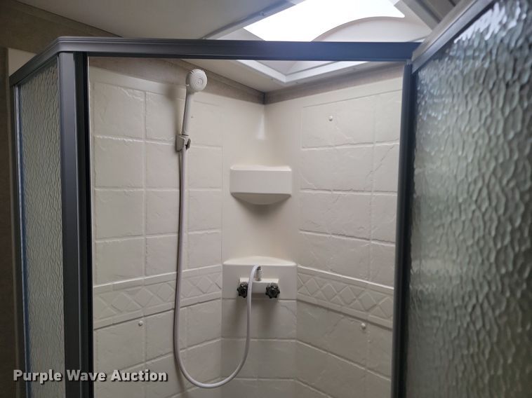 image for item NZ9830 2014 Jayco White Hawk Ultra Lite Summit Edition  camper