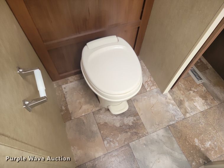 image for item NZ9830 2014 Jayco White Hawk Ultra Lite Summit Edition  camper