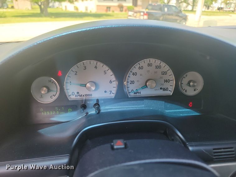 image for item NZ9885 2003 Ford  Thunderbird 