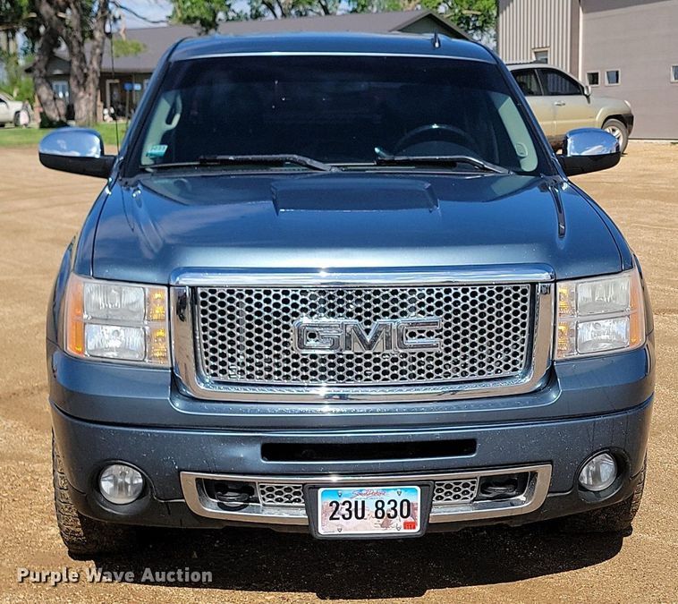 image for item NZ9894 2011 GMC  Sierra 1500 Denali Crew Cab pickup truck