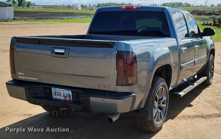 image for item NZ9894 2011 GMC  Sierra 1500 Denali Crew Cab pickup truck