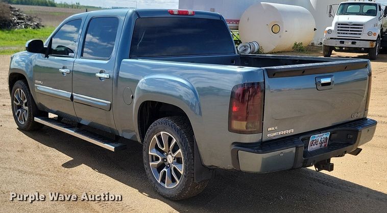 image for item NZ9894 2011 GMC  Sierra 1500 Denali Crew Cab pickup truck