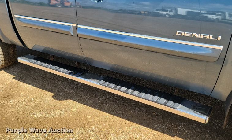 image for item NZ9894 2011 GMC  Sierra 1500 Denali Crew Cab pickup truck