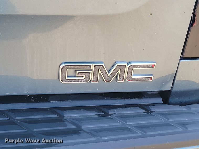image for item NZ9894 2011 GMC  Sierra 1500 Denali Crew Cab pickup truck