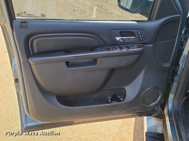 image for item NZ9894 2011 GMC  Sierra 1500 Denali Crew Cab pickup truck