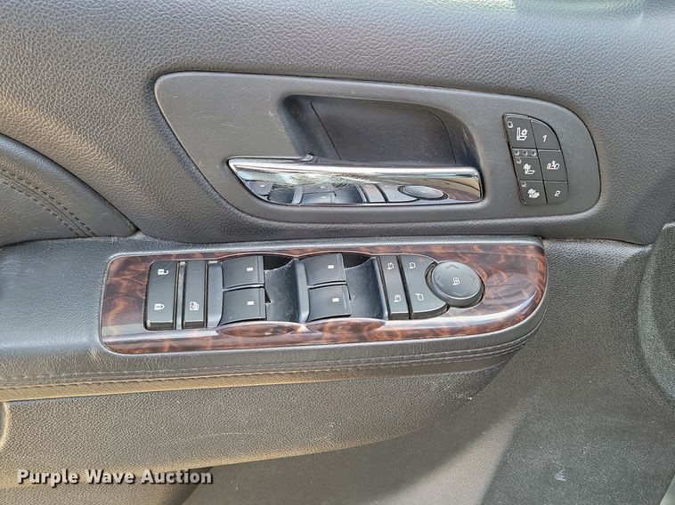 image for item NZ9894 2011 GMC  Sierra 1500 Denali Crew Cab pickup truck