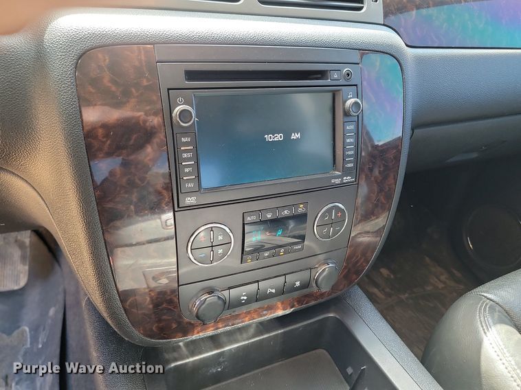 image for item NZ9894 2011 GMC  Sierra 1500 Denali Crew Cab pickup truck