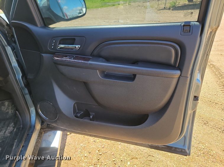 image for item NZ9894 2011 GMC  Sierra 1500 Denali Crew Cab pickup truck