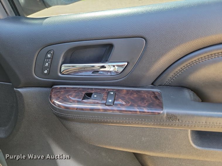 image for item NZ9894 2011 GMC  Sierra 1500 Denali Crew Cab pickup truck