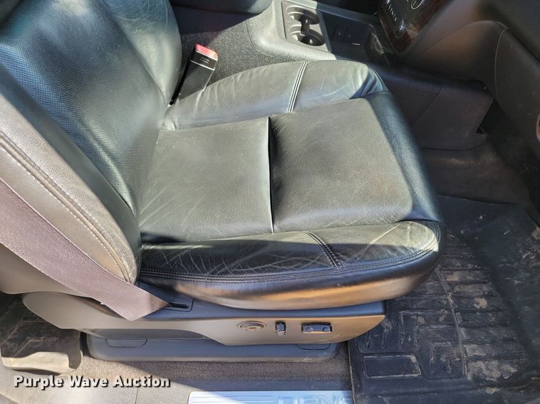 image for item NZ9894 2011 GMC  Sierra 1500 Denali Crew Cab pickup truck