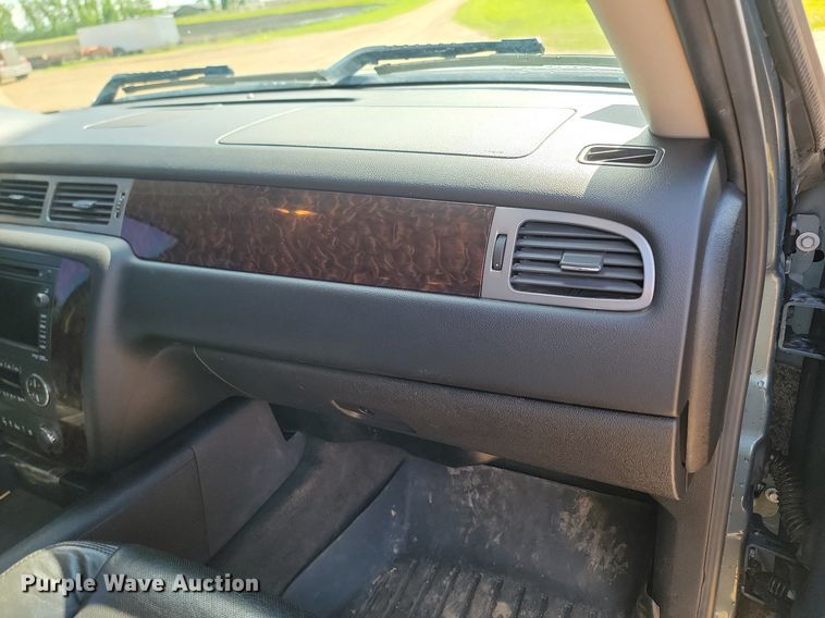 image for item NZ9894 2011 GMC  Sierra 1500 Denali Crew Cab pickup truck