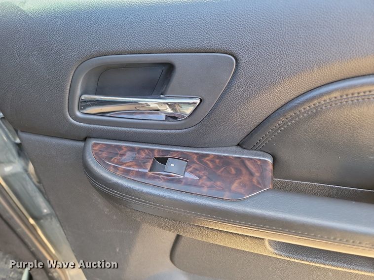 image for item NZ9894 2011 GMC  Sierra 1500 Denali Crew Cab pickup truck