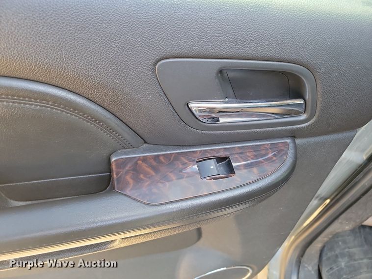 image for item NZ9894 2011 GMC  Sierra 1500 Denali Crew Cab pickup truck