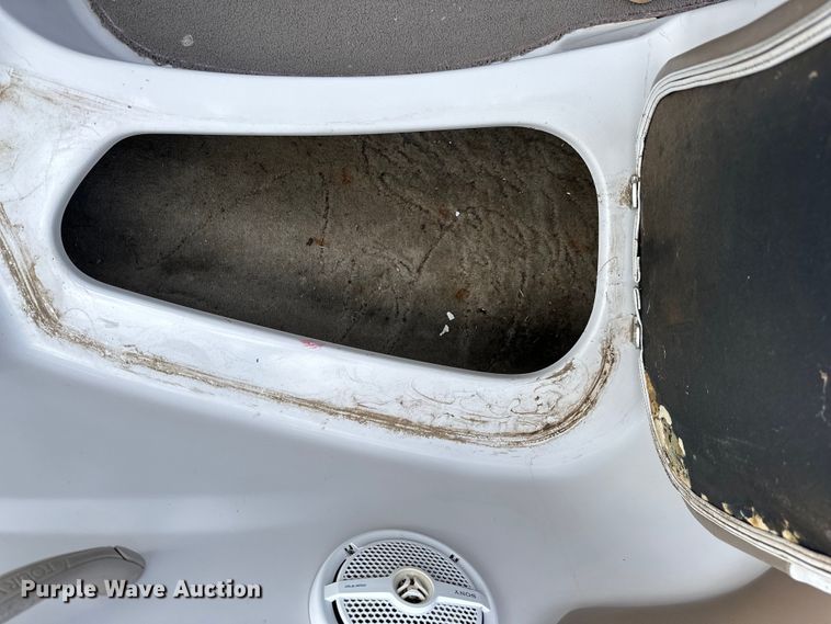 image for item OE9209 2008 Four Winns H180 boat