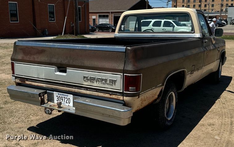 image for item OE9228 1985 Chevrolet  Silverado C10 pickup truck