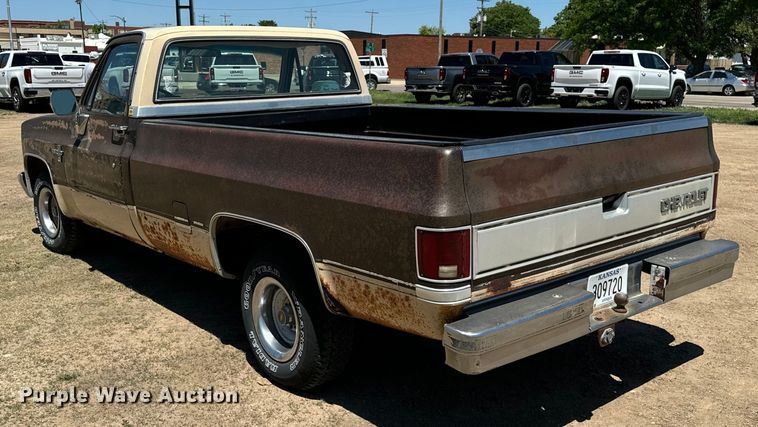 image for item OE9228 1985 Chevrolet  Silverado C10 pickup truck