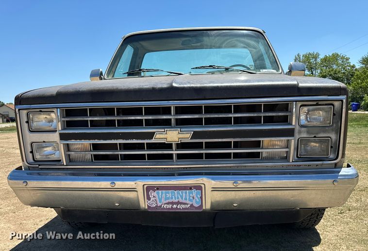 image for item OE9228 1985 Chevrolet  Silverado C10 pickup truck