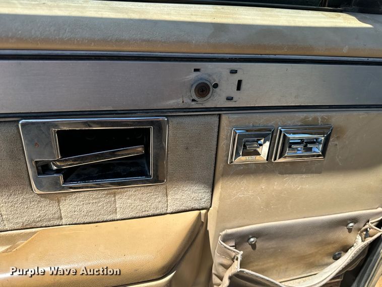 image for item OE9228 1985 Chevrolet  Silverado C10 pickup truck