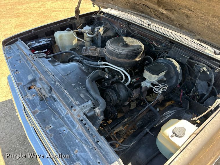 image for item OE9228 1985 Chevrolet  Silverado C10 pickup truck