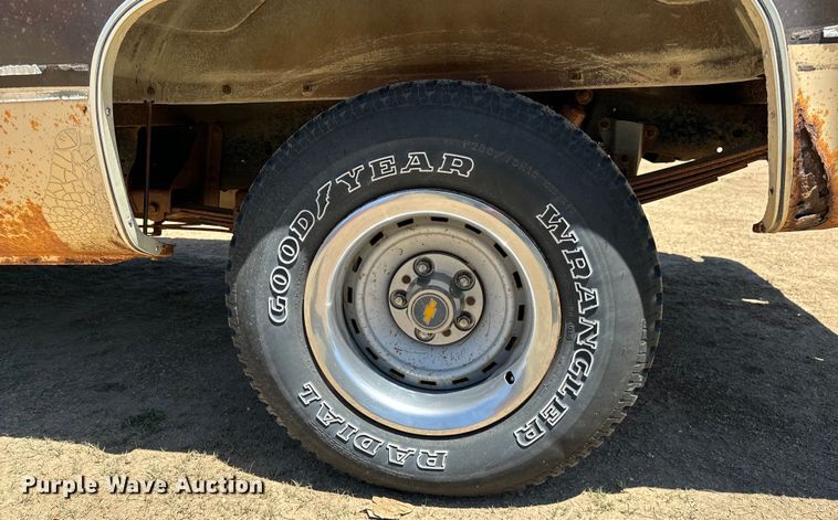 image for item OE9228 1985 Chevrolet  Silverado C10 pickup truck