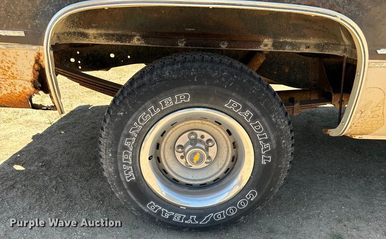 image for item OE9228 1985 Chevrolet  Silverado C10 pickup truck