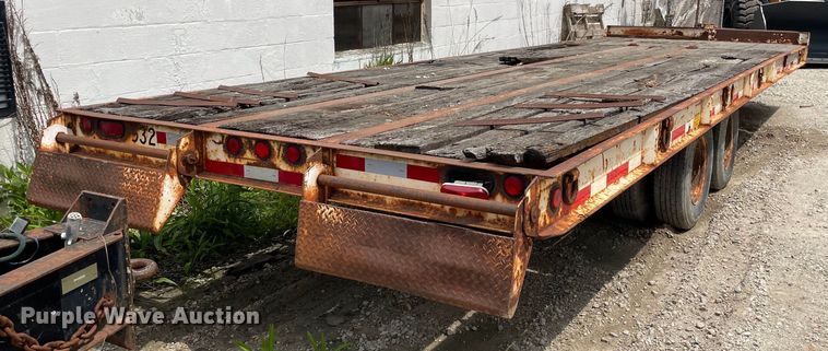 image for item OG9952 2002 Redi Haul  R26210 tilt deck equipment trailer