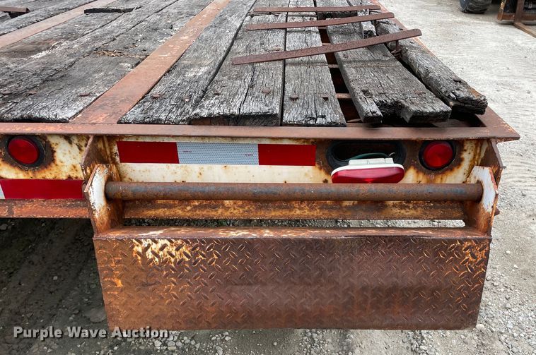image for item OG9952 2002 Redi Haul  R26210 tilt deck equipment trailer