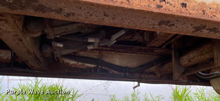 image for item OG9952 2002 Redi Haul  R26210 tilt deck equipment trailer