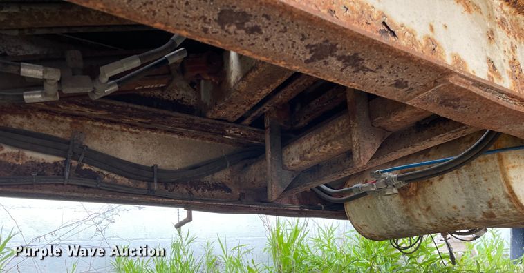 image for item OG9952 2002 Redi Haul  R26210 tilt deck equipment trailer