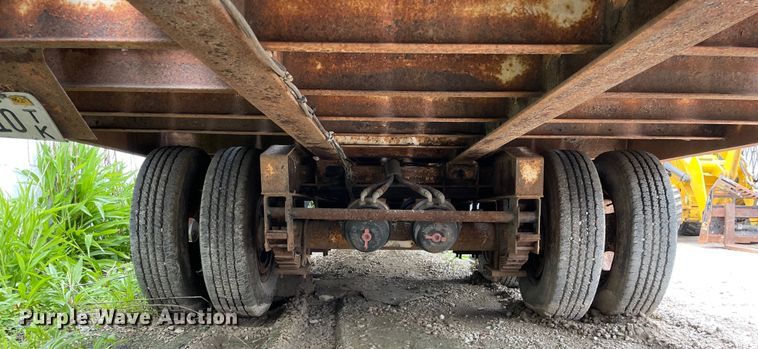 image for item OG9952 2002 Redi Haul  R26210 tilt deck equipment trailer