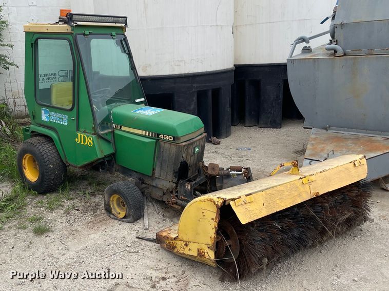 image for item OG9953 1988 John Deere 430 tractor