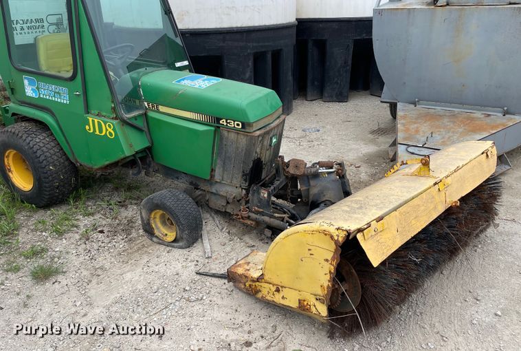 image for item OG9953 1988 John Deere 430 tractor