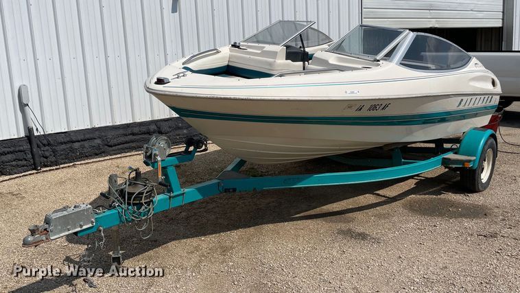 image for item OG9981 1992 Bayliner  Capri boat