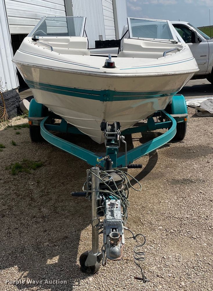 image for item OG9981 1992 Bayliner  Capri boat