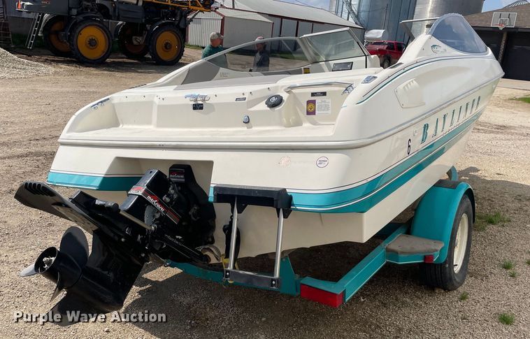 image for item OG9981 1992 Bayliner  Capri boat