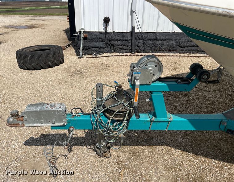 image for item OG9981 1992 Bayliner  Capri boat